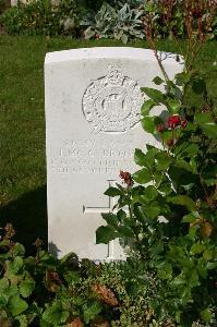 Dozinghem Military Cemetery - Brownlee, J McC